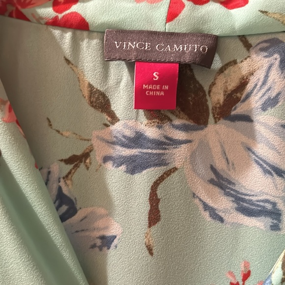 NWT Vince Camuto floral tank top - Picture 2 of 4